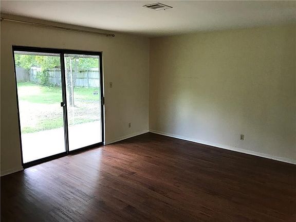 3rd image of 7513 Crest Dr