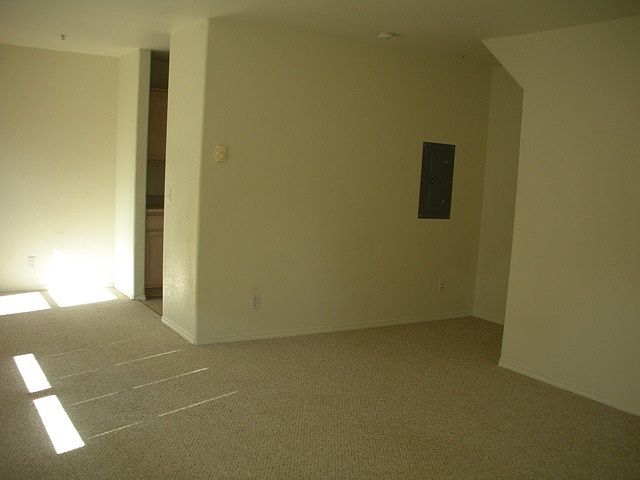 2nd image of 512 E 1st St APT 6