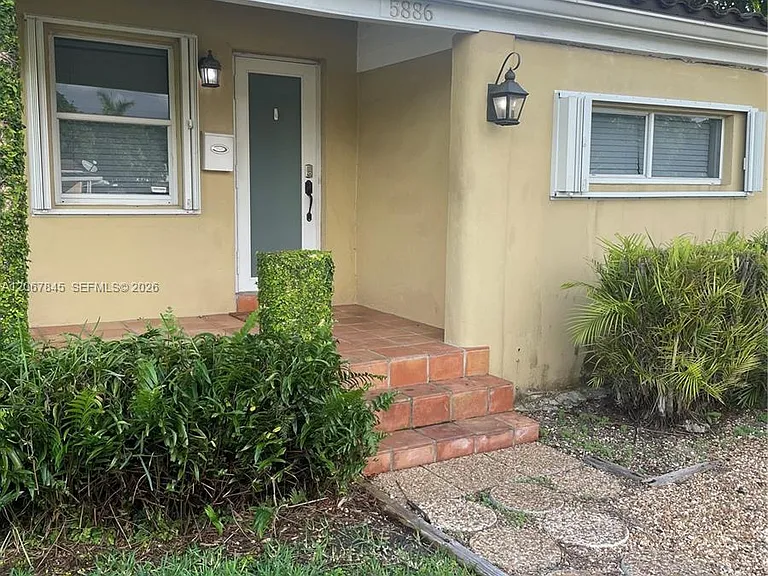 5886 SW 42nd St — Photo 18