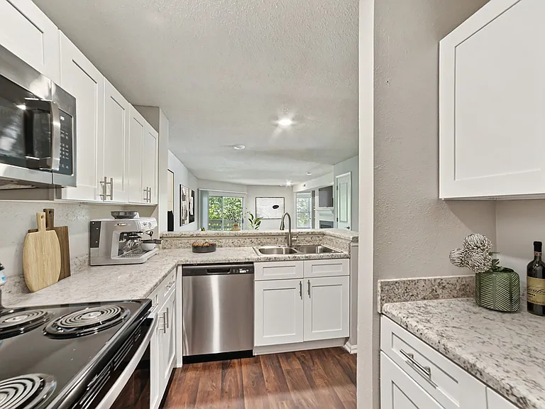 Beacon Ridge Apartments — Photo 24