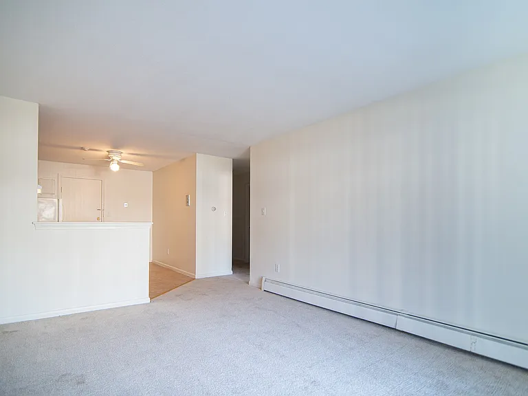 Hillcrest Gardens — Photo 9
