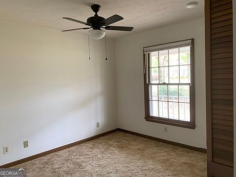 3rd image of 117 Russell Cir