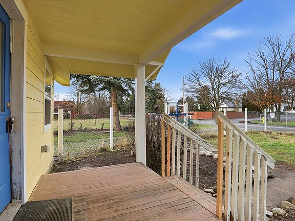 3rd image of 14902 E Valleyway Ave