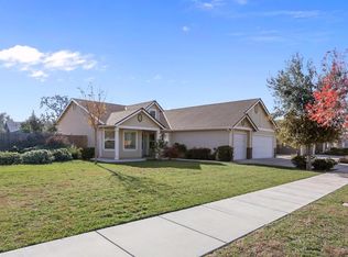 3015 W Wren Ave, Visalia, CA 93291