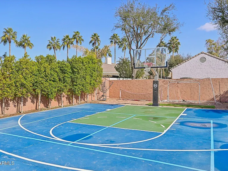 351 N Cloverfield Cir — Photo 11