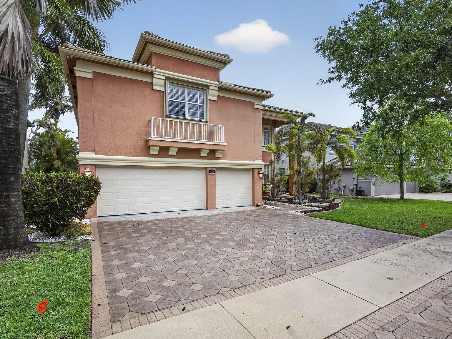 6 bed, 4.0 bath, 3974 sqft, $6,300 — Photo 4