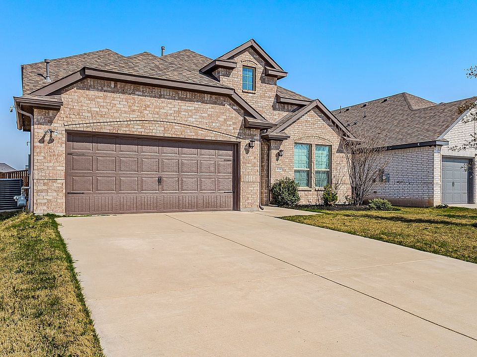 1st image of 638 Pinehurst Rd