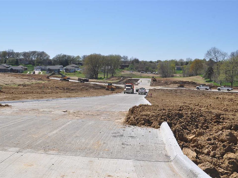 1st image of 24 Lindemann Dr