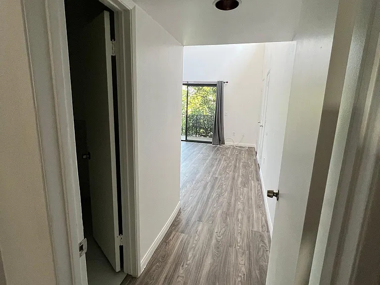 17836 Killion St — Photo 31