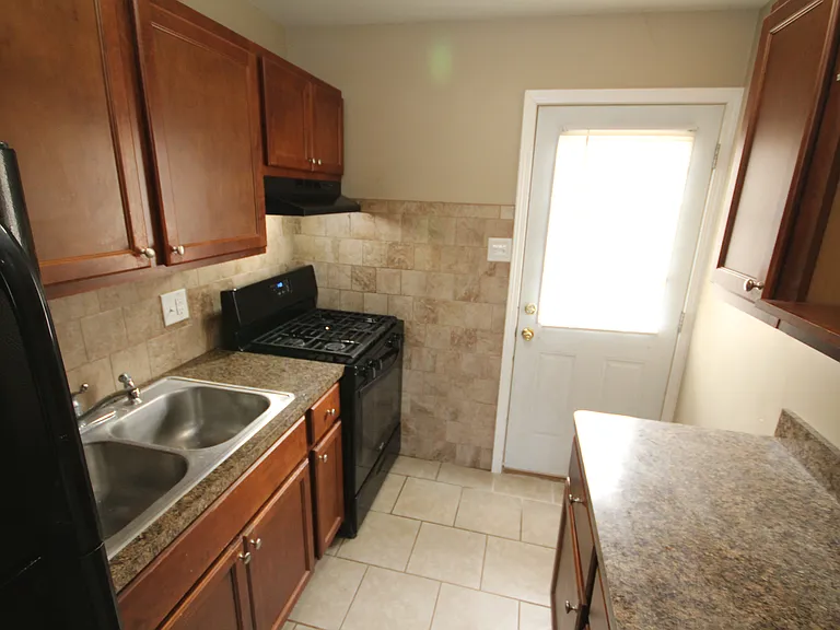 136 Old Ballwin Rd #A — Photo 3
