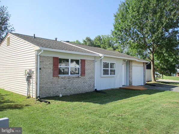 1 Goya Pl, Newark, DE 19702