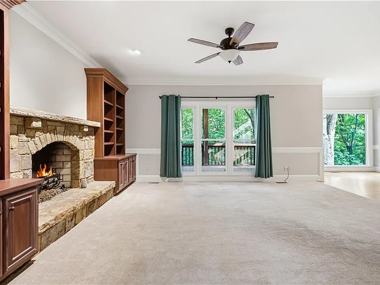 5525 Hampstead Way — Photo 9