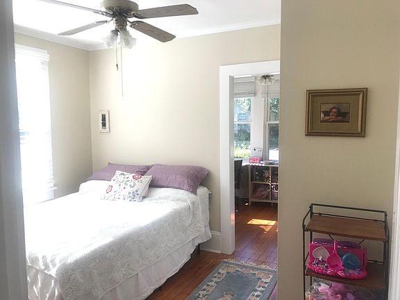 2nd image of 208 W 8th Ave