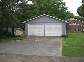 2nd image of 1605 W Lakeview Dr