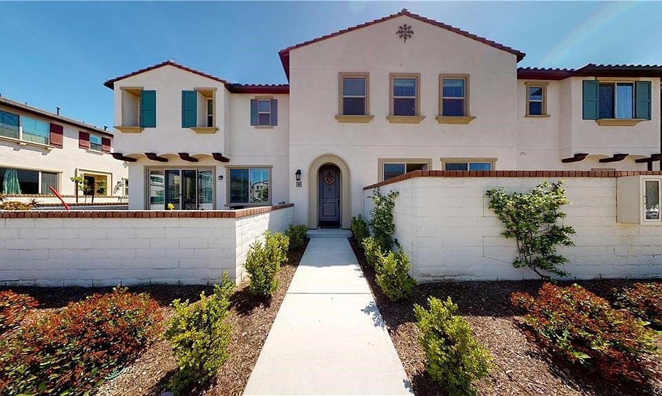 1st image of 2785 E Berry Loop Privado