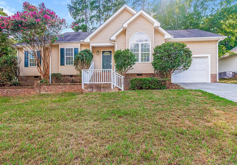 616 Groveton Trl