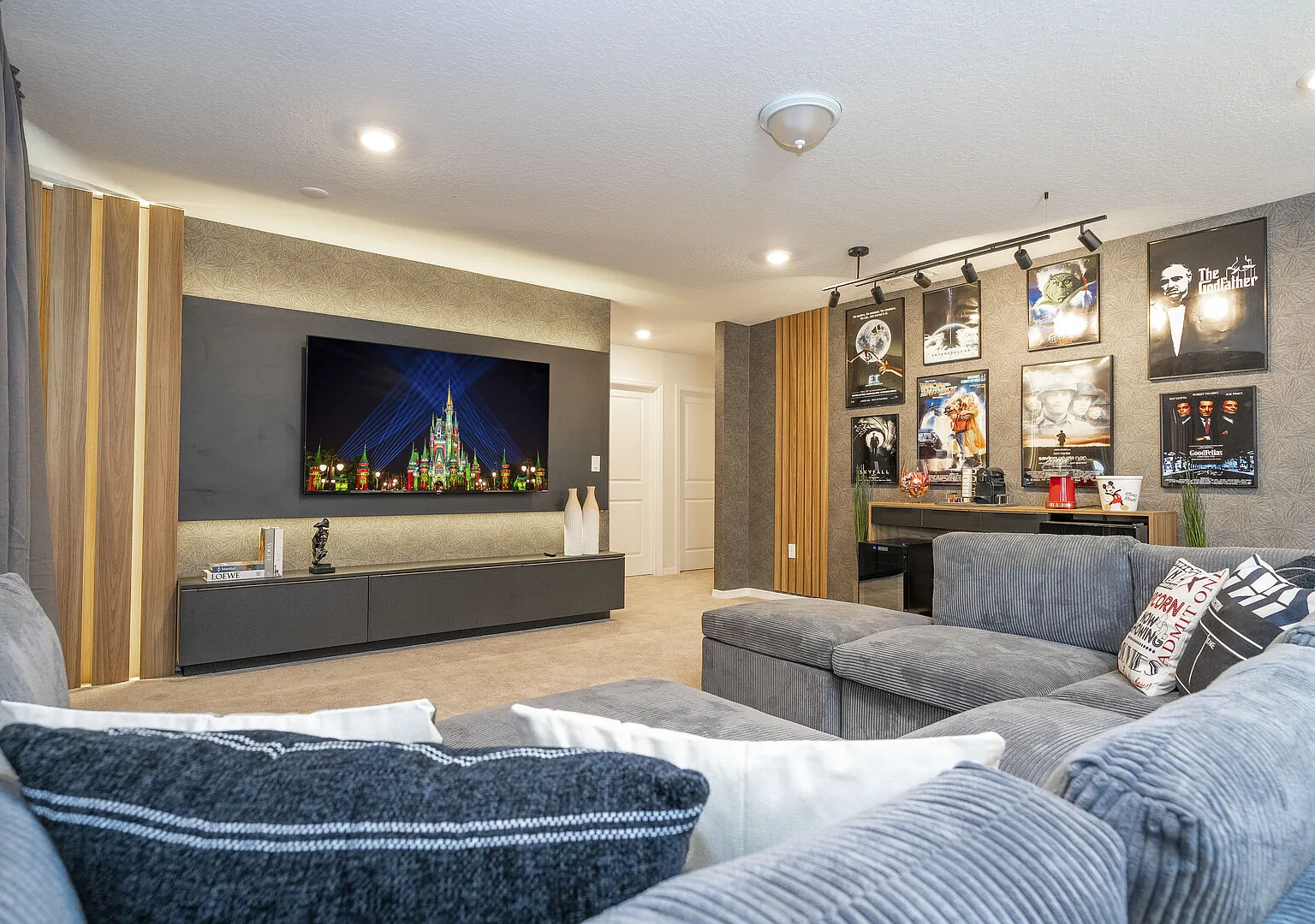 4446 KR - 7BR Luxury Villa Opulent Oasis — Photo 4