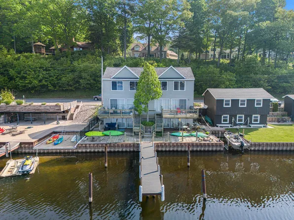 5293 W Monroe Rd, Pentwater, MI 49449