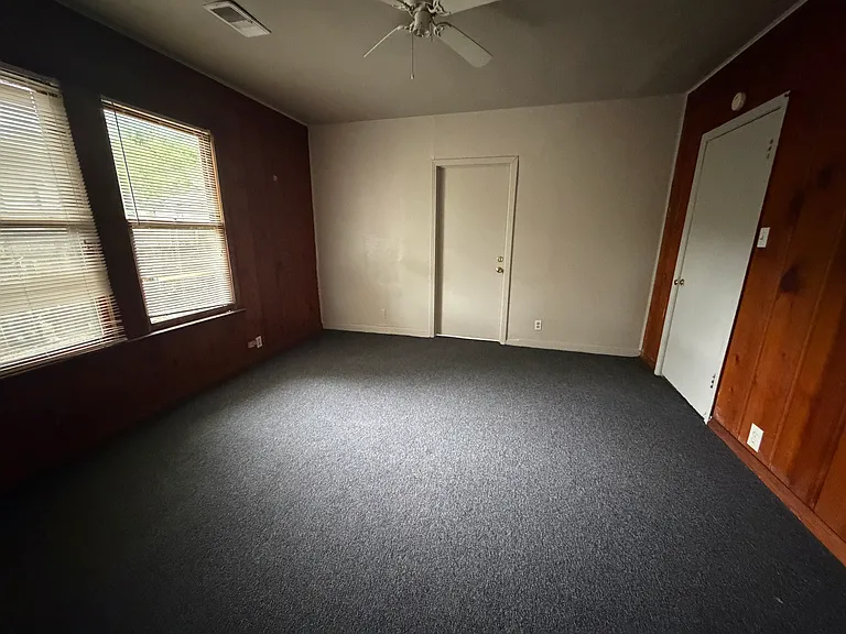 2210 Wilson St — Photo 6
