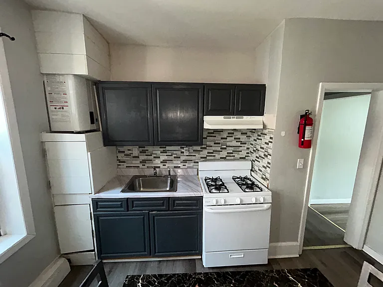44 12th Ave #2B — Photo 3