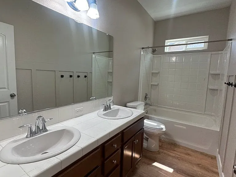 1562 National Dr — Photo 10