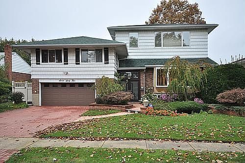 2nd image of 765 Hillcrest Pl