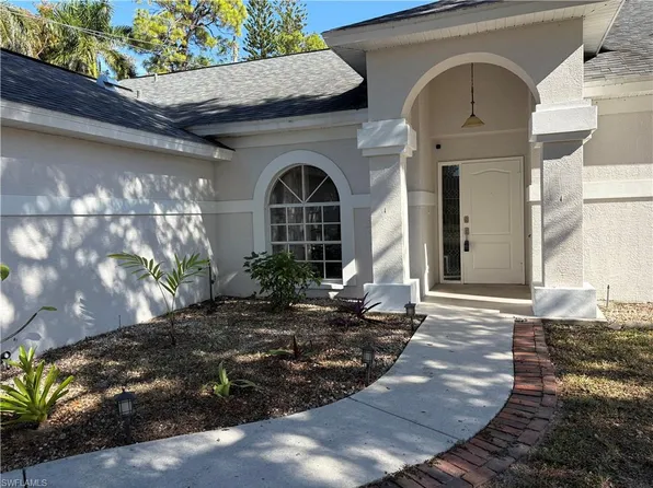 804 Bluebird ST, NAPLES, FL 34104