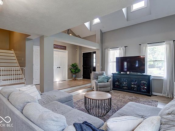 3rd image of 7514 Bramblewood Ln