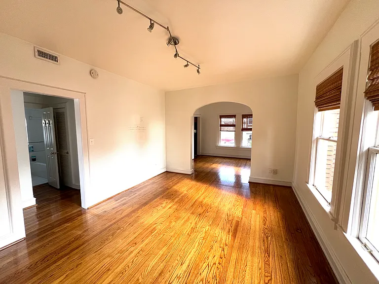 2242 Arlington Ave S #9 — Photo 10