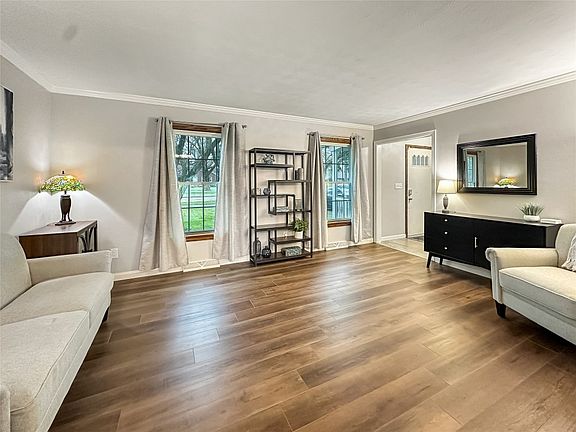 3rd image of 2816 Greengarden Blvd