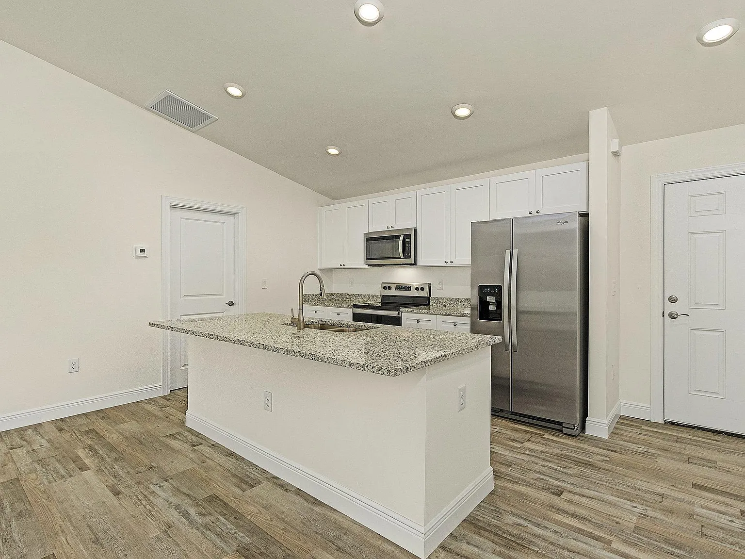4 bed, 1665 sqft, $2,200 — Photo 1