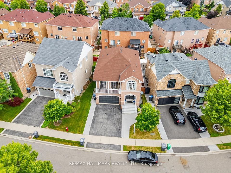1st image of 9 Flatbush Ln