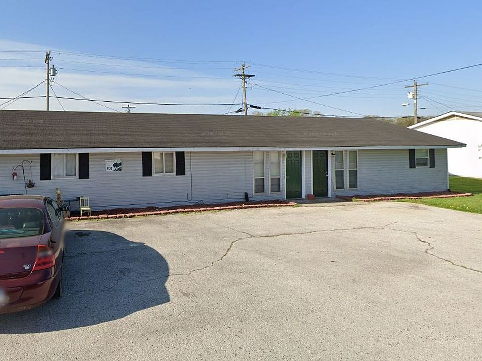 2nd image of 700 W Cunningham Dr APT A
