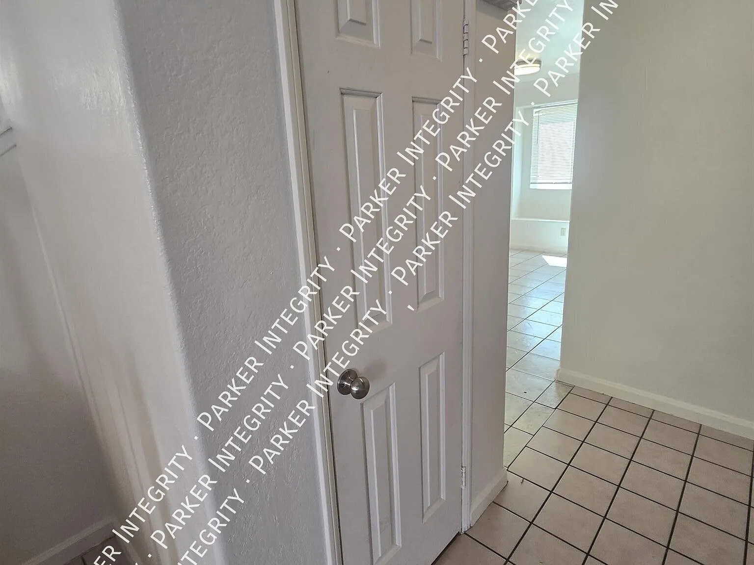 4 bed, 2152 sqft, $2,350 — Photo 3
