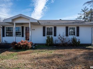 308 Circle Dr, Vienna, IL 62995