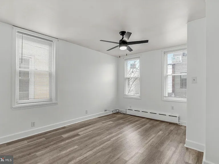 2440 Carpenter St #B — Photo 10
