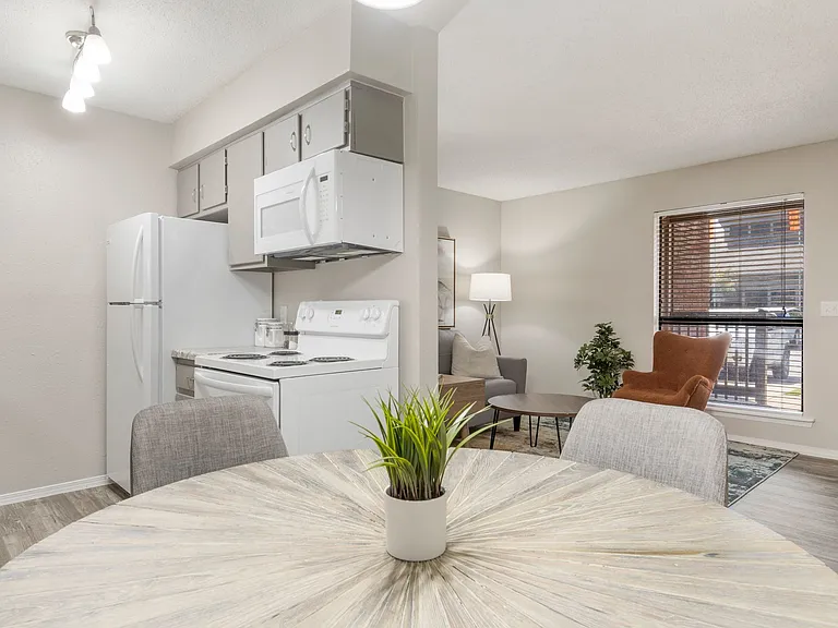 Echo Trail Apartments - Lease Today & Save $300 OFF Move-In Costs! — Photo 4