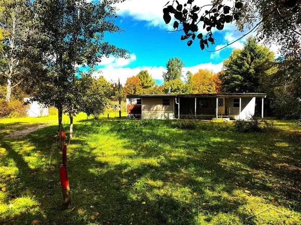 1456 W Wackerly Rd, Sanford, MI 48657