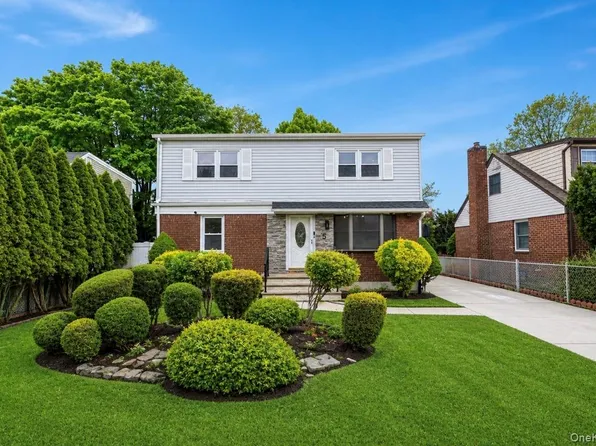 5 Edward Avenue, Hicksville, NY 11801