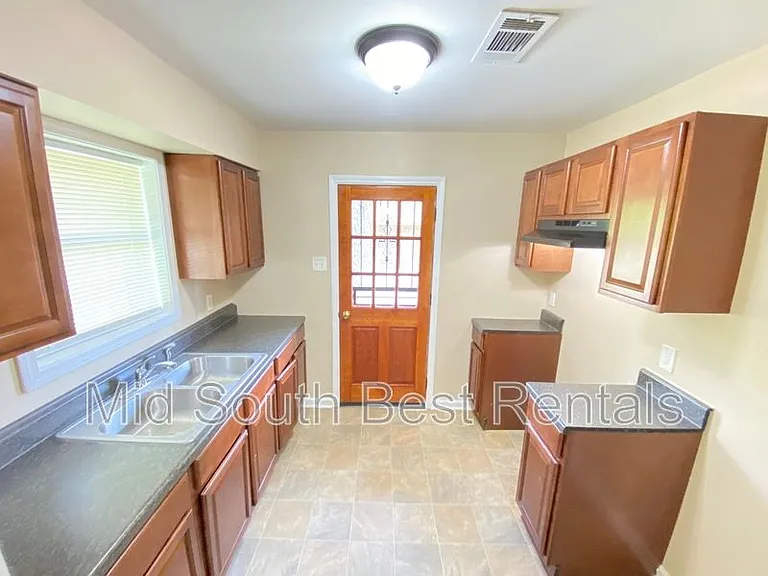 3244 Mario St — Photo 5