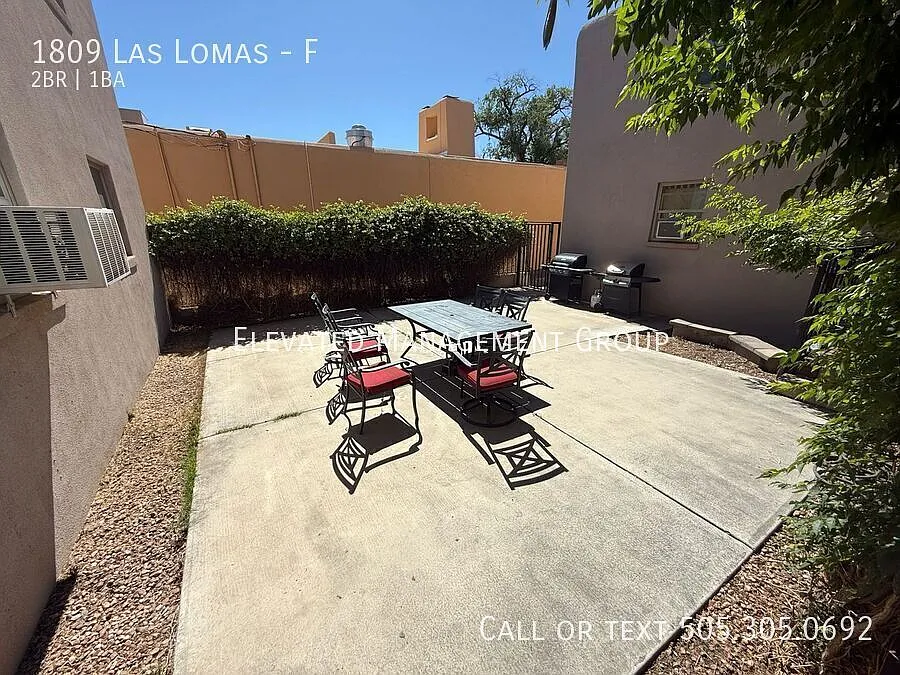 Building Photo - 1809 Las Lomas Rd NE #F