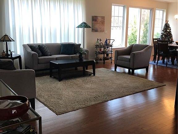 5th image of 23 Knoll Crest Ct