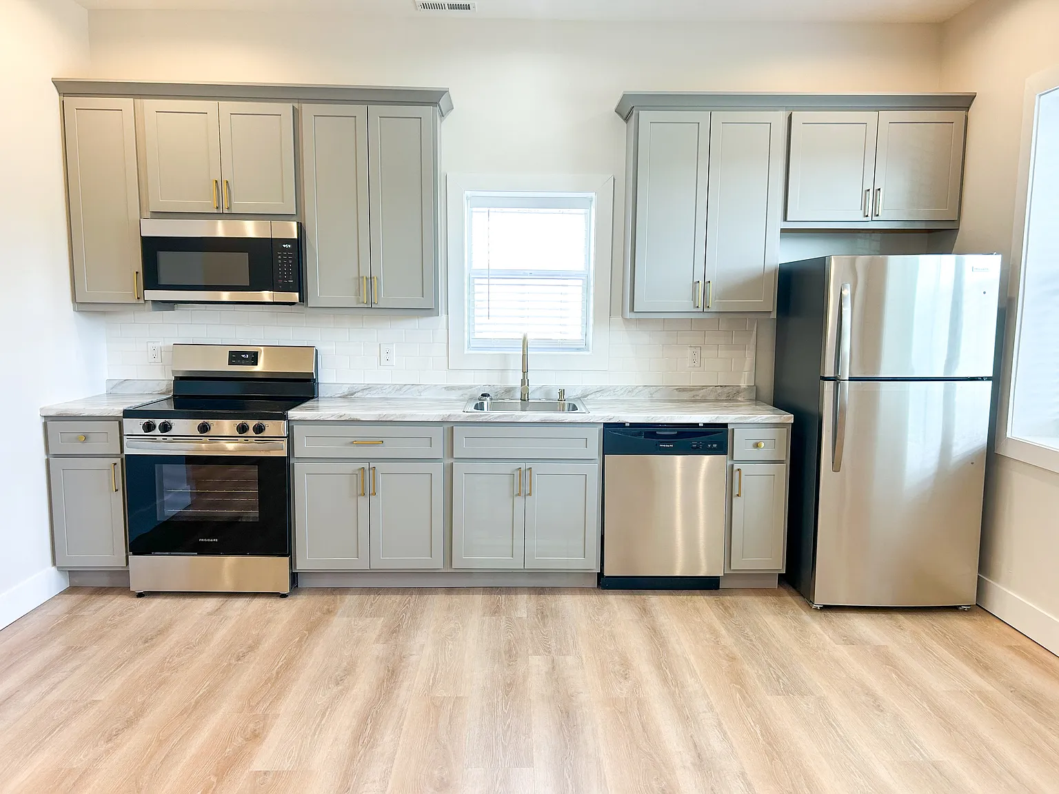 3 bed, 900 sqft, $1,550 — Photo 4