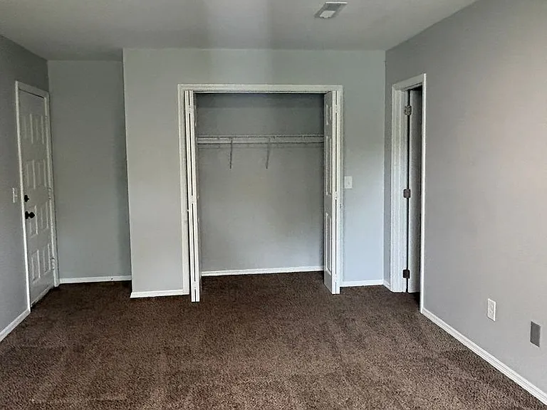32 S Germantown Road — Photo 3
