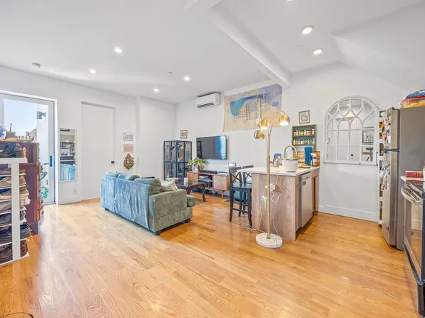 305 Sumpter Street image 23 of 48