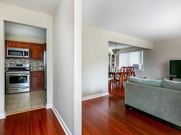 4th image of 1407 5th Ave
