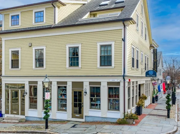 30 Centre St #2, New Bedford, MA 02740