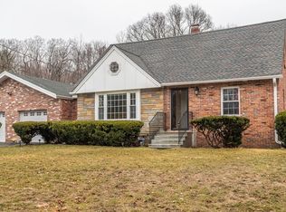 70 Pratt St, Lunenburg, MA 01462