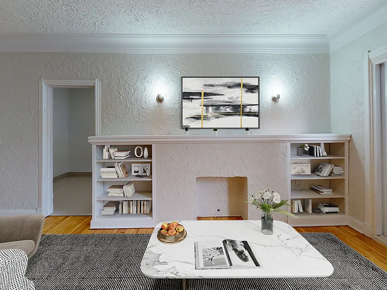 475 King Edward Ave — Photo 3