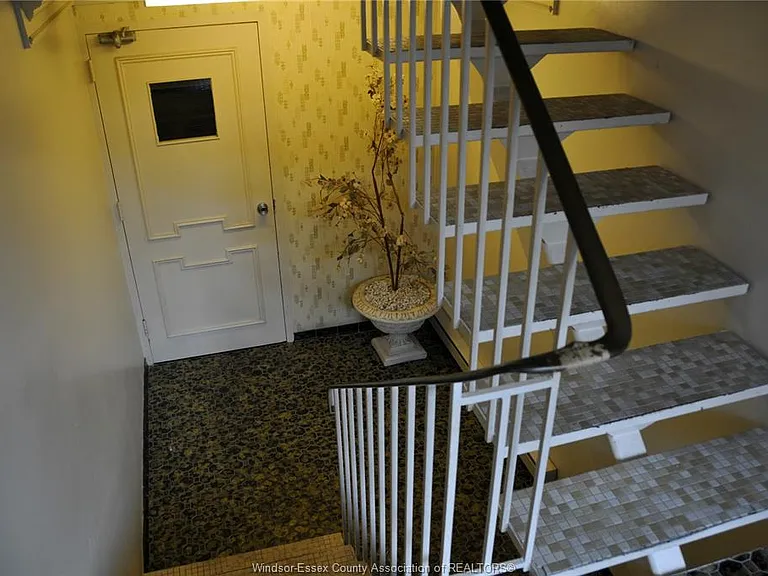 3044 Sandwich St #203 — Photo 2
